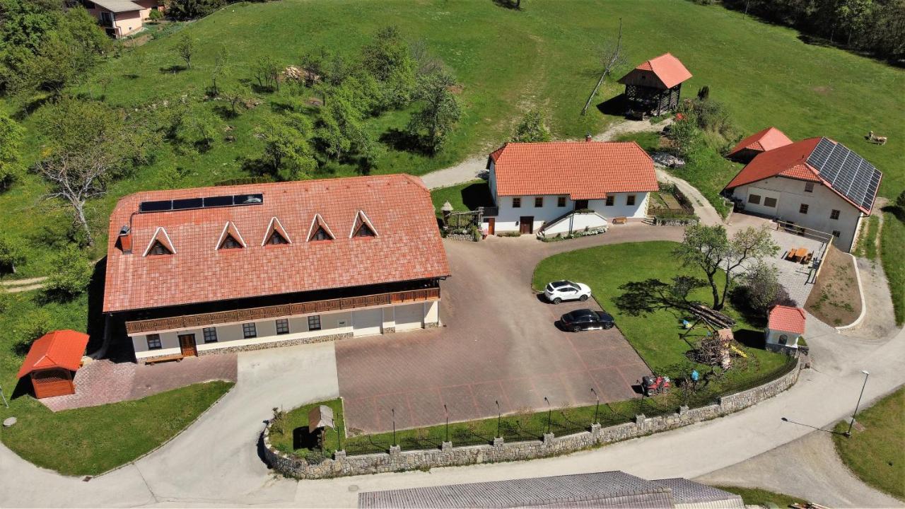 Guesthouse Mocivnik Okroglice エクステリア 写真