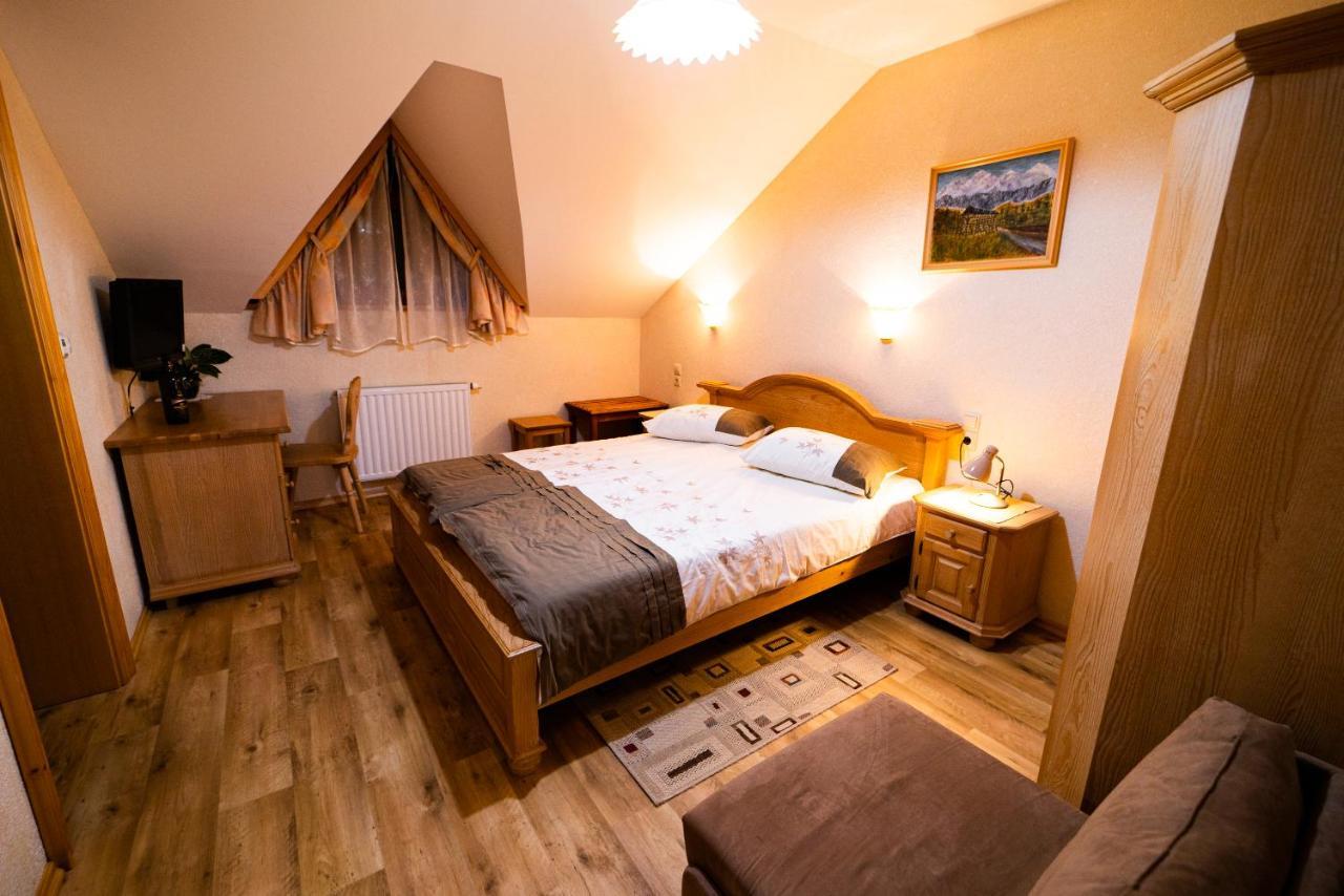 Guesthouse Mocivnik Okroglice エクステリア 写真