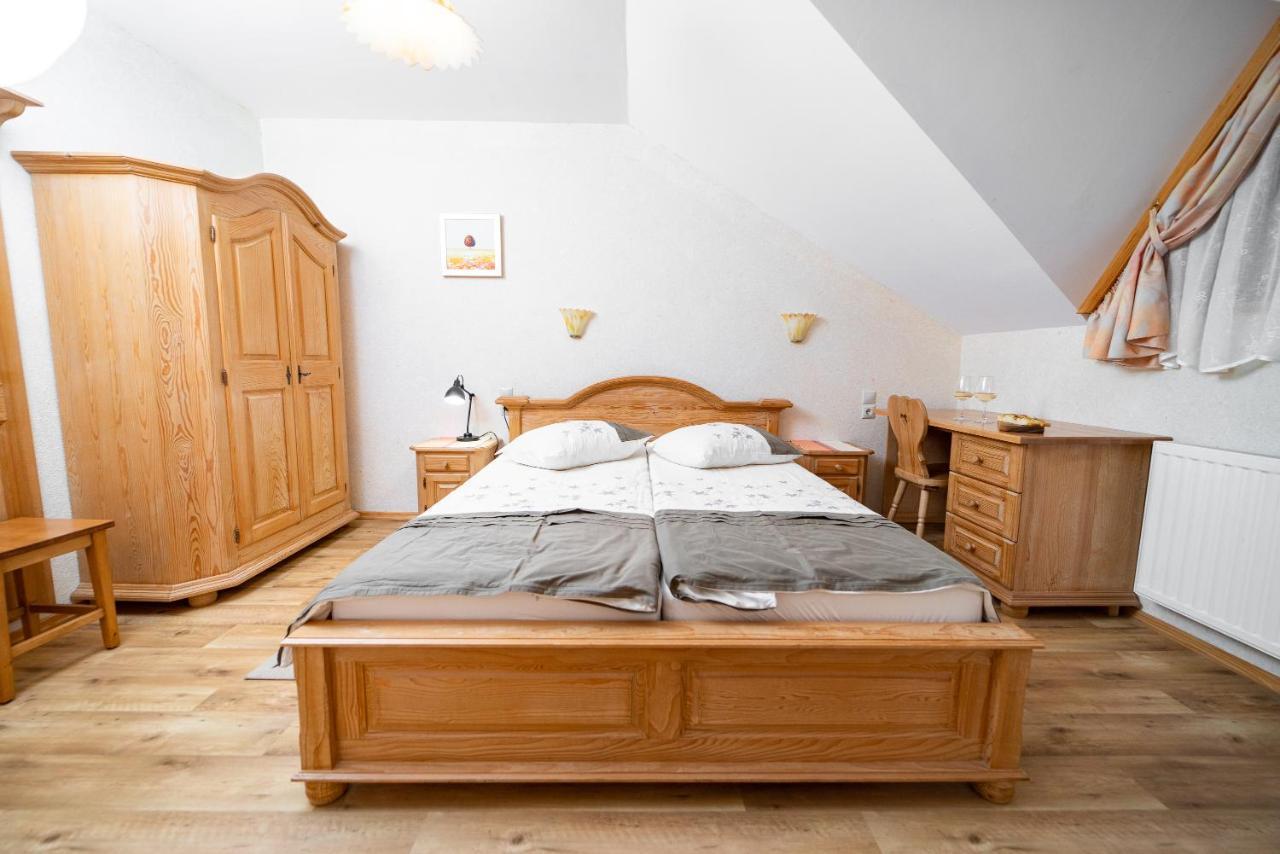 Guesthouse Mocivnik Okroglice エクステリア 写真