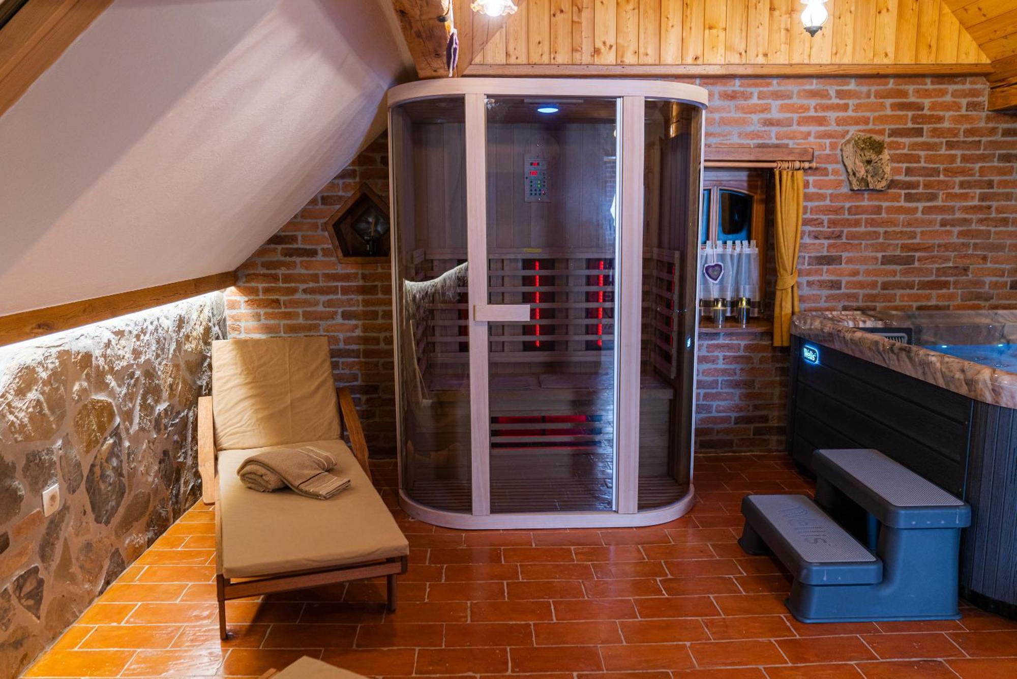 Guesthouse Mocivnik Okroglice エクステリア 写真