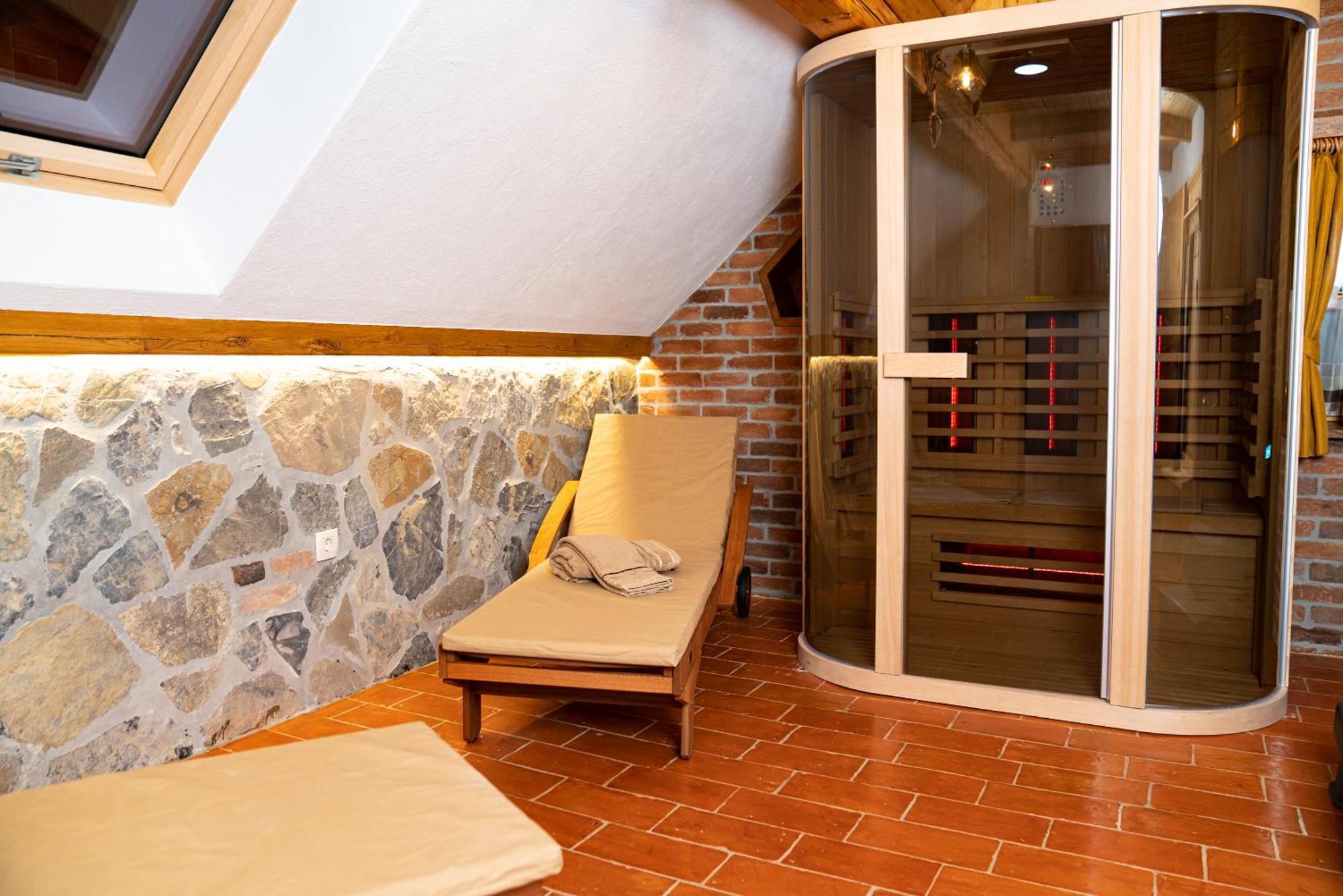 Guesthouse Mocivnik Okroglice エクステリア 写真